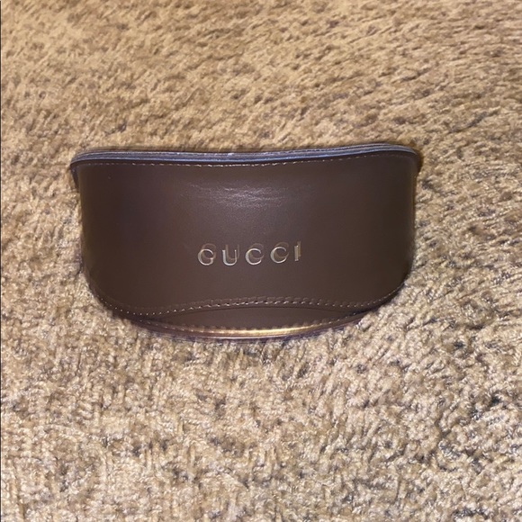 Gucci brand reading glasses with case - Picture 4 of 5